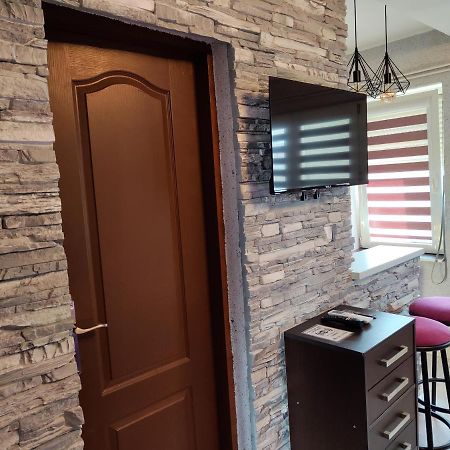 Centrum Lux Apartment Nis Bagian luar foto