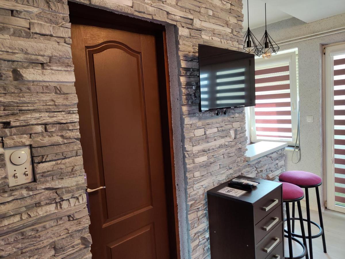 Centrum Lux Apartment Nis Bagian luar foto