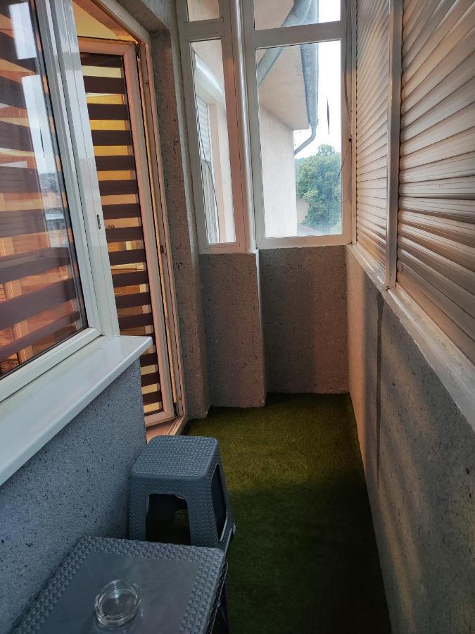 Centrum Lux Apartment Nis Bagian luar foto
